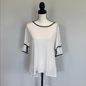 Pull over blouse, drop shoulder, 3/4 sleeve.